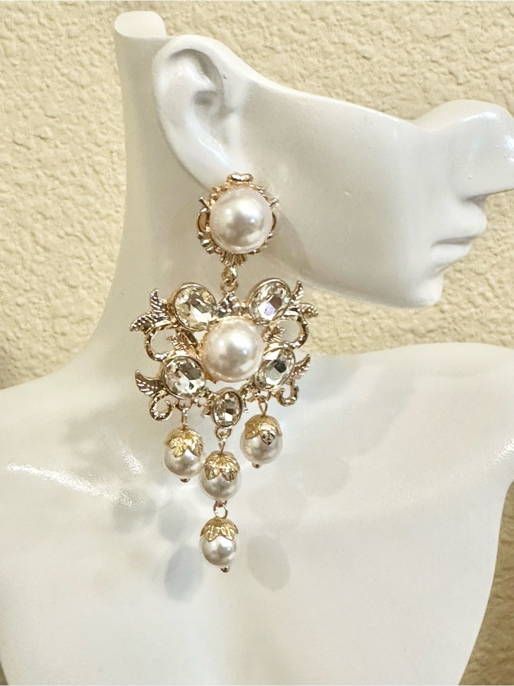 Fashion Jewelry Gold and White Pearl Chandelier Earrings - Women Jewelry